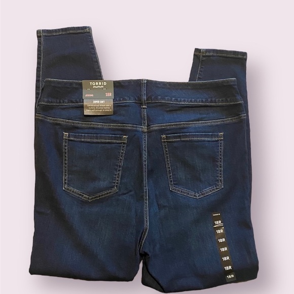 Torrid NWT Skinny Jeggings, Dark Wash - Picture 3 of 6